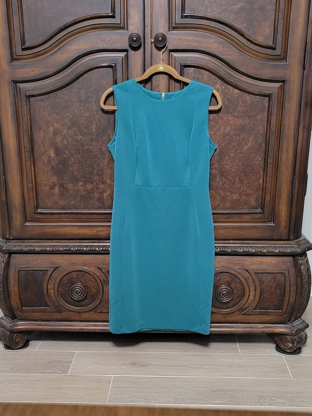 Sleeveless Teal Sheath Dress